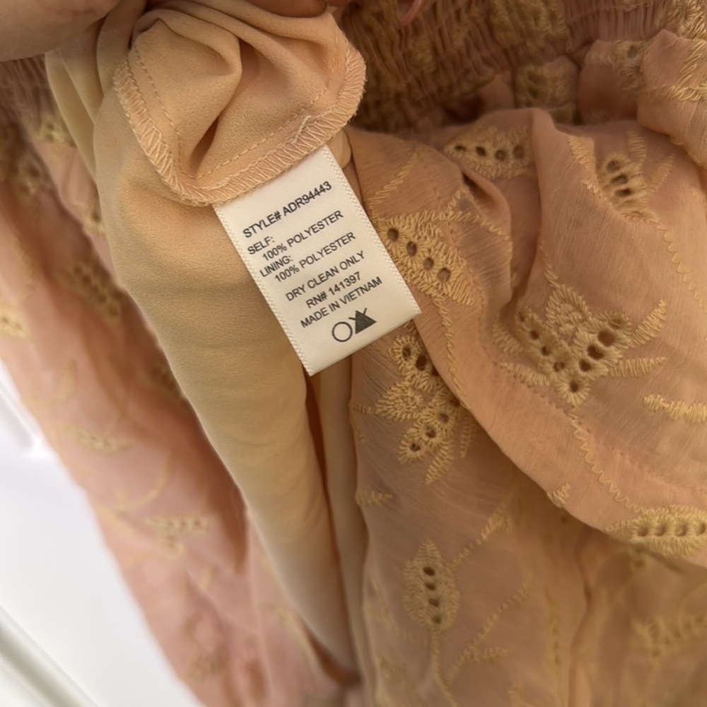 ASTR the Label Small Eyelet Boho Chic Off-Shoulder Dress - Picture 7 of 8